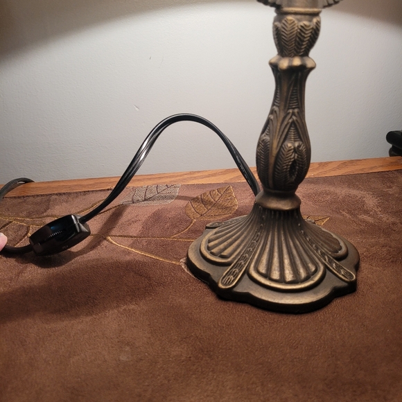 Vintage Antique Table Top Lamp Floral Stained Glass Table Lamp - Picture 5 of 12